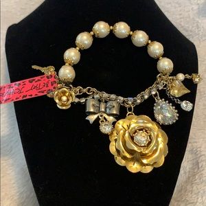 NWT Betsey Johnson bracelet